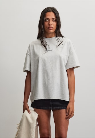 Pegador - Camiseta 'Mdina' en gris