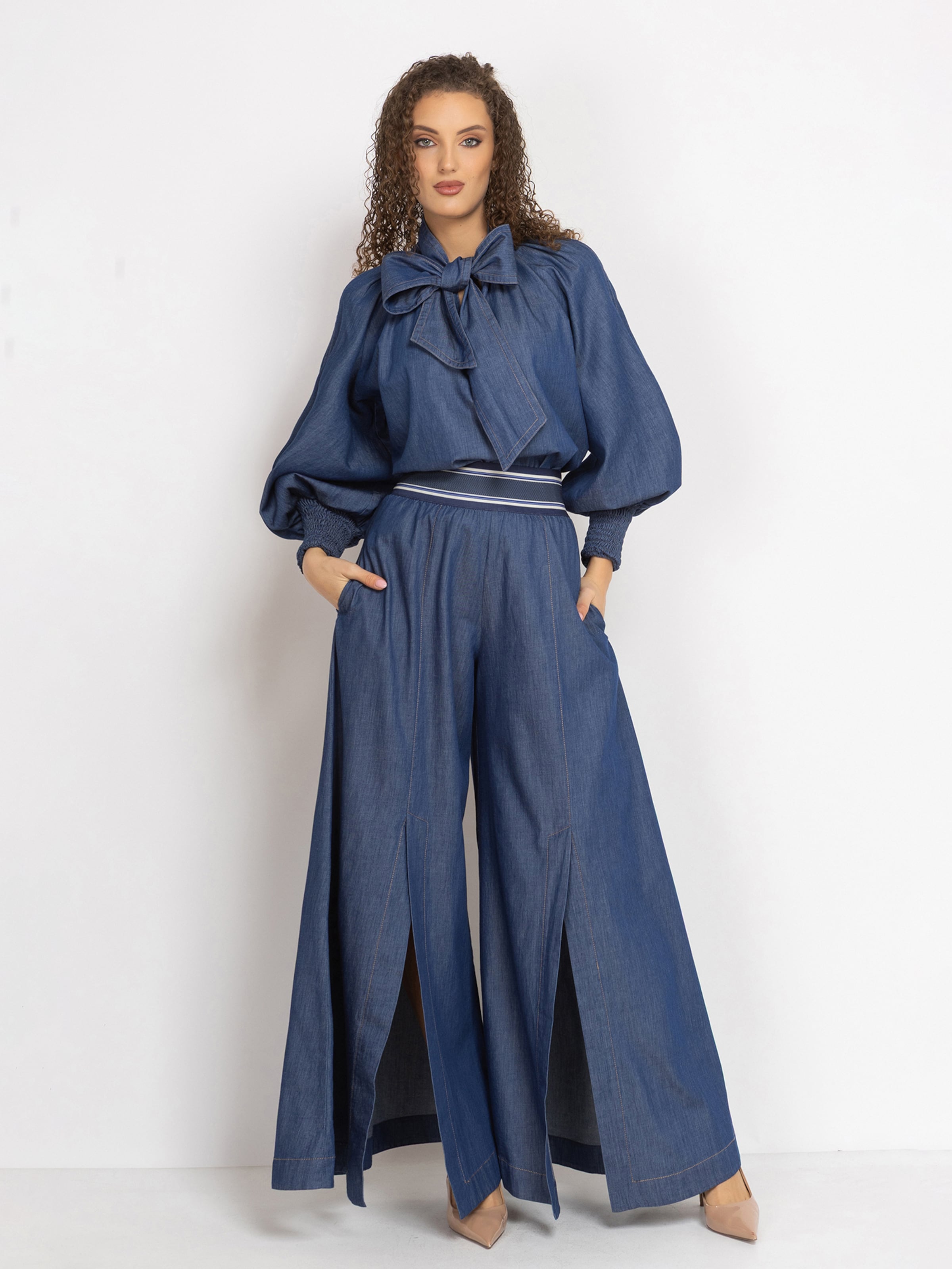 JIORO Wide leg Trousers 'ESSENTIALS' in Blue: front