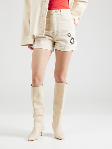 PIECES Regular Shorts 'PCAMER' in Beige: predná strana