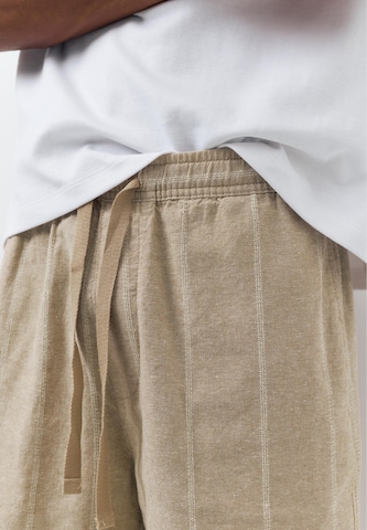 Largi Pantaloni de la Pull&Bear pe bej