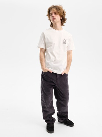 hydroponic - Camiseta 'Hydroponic x Peanuts Regular-Fit Short-Sleeve Campfire T-Shirt' en blanco