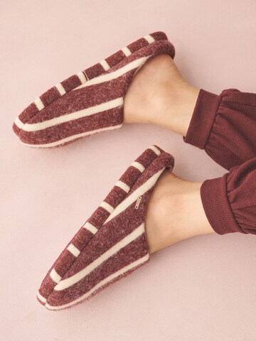 Next - Zapatillas de casa en marrón