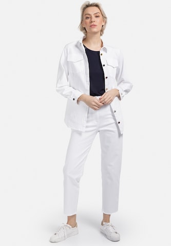 HELMIDGE Between-Season Jacket in White: front