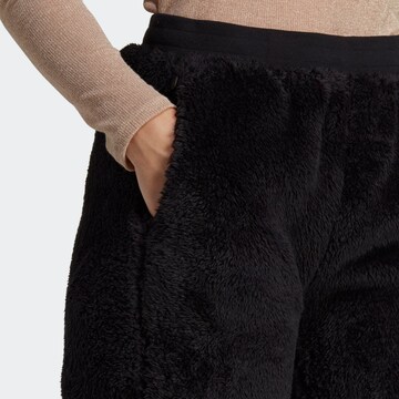 Loosefit Pantaloni 'Essentials+ Fluffy Teddy' di ADIDAS ORIGINALS in nero