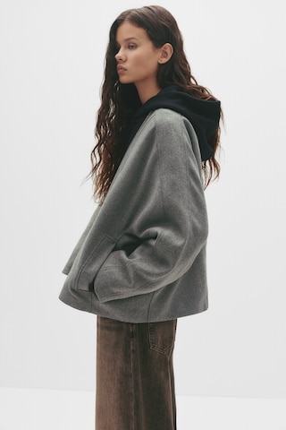 Pull&Bear Tussenjas in Grijs: voorkant
