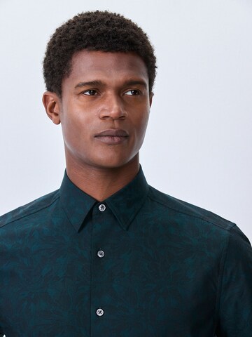 Next - Ajuste regular Camisa en verde