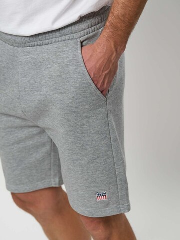 regular Pantaloni 'VMSimpson' di VINSON in grigio