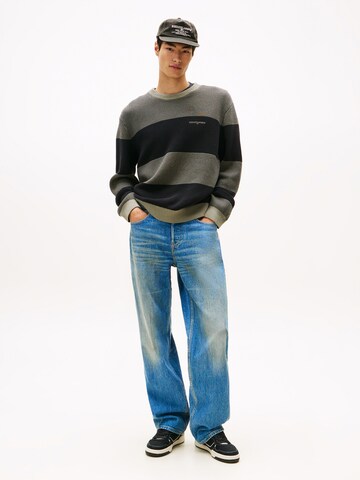 Pulover de la Tommy Jeans pe verde