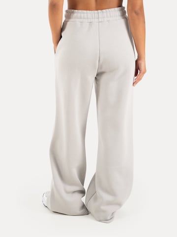 Loosefit Pantalon 'Zadie' Smilodox en gris