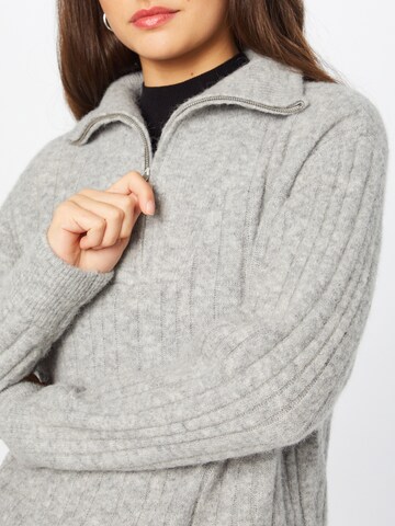 Pullover 'Alpha' di Gestuz in grigio