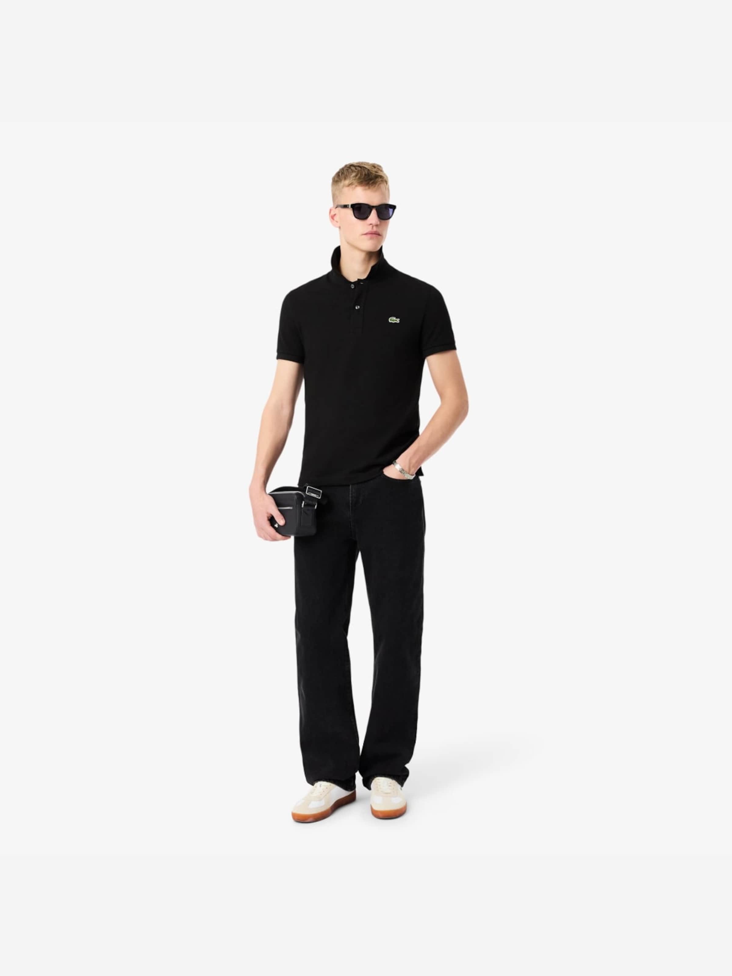 LACOSTE Skuldertaske 'Lacoste Petit sac messenger Homme Langon Petit Piqué Noir' i sort: forside