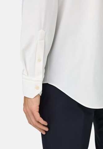 Coupe regular Chemise Boggi Milano en blanc