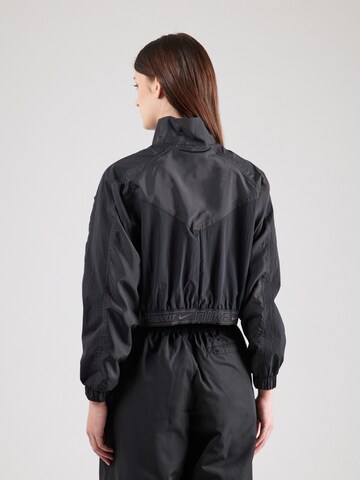 Nike Sportswear Between-season jacket in Black