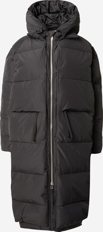 Embassy of Bricks and Logs Winter coat in Black: front