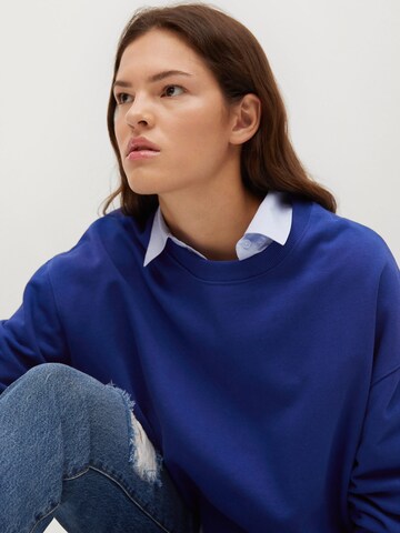 MANGO Sweatshirt 'POLKA' in Blau