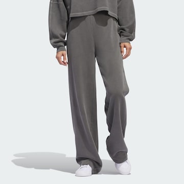 Loosefit Pantalon 'Essentials' ADIDAS ORIGINALS en gris : devant