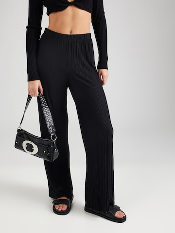 VILA Loose fit Pants in Black: front