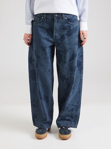 Largi Jeans de la Monki pe albastru: față