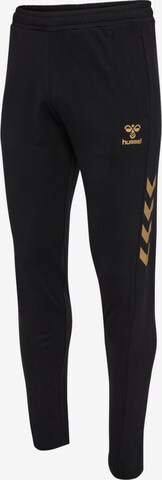 Hummel Regular Workout Pants in Black: front