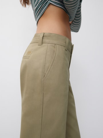 Pull&Bear Lużny krój Spodnie w kant w kolorze beżowy