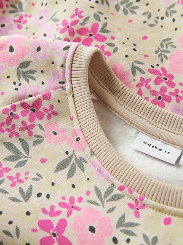 NAME IT Sweatshirt 'NMFDARTIA' i grå