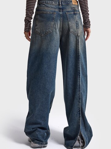 IT'S BASIC - Ropa ancha Vaquero 'ZIPPER MEGA BAGGY MID RISE JEANS' en azul