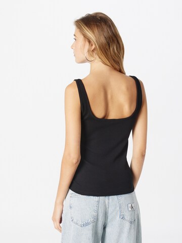 Top de la Calvin Klein Jeans pe negru