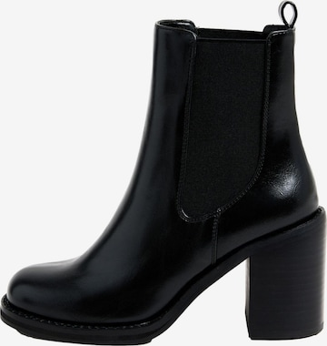 Lipsy Chelsea boots in Black: front