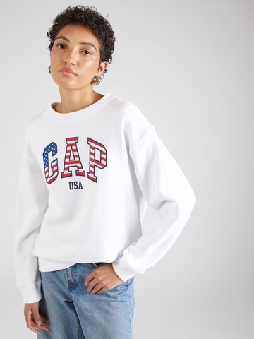 GAP Sweatshirt 'HERITAGE' in Wit: voorkant