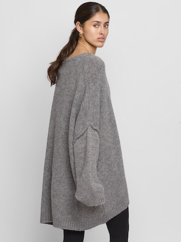 Lilavie Strickpullover ' Vanii ' in Grau