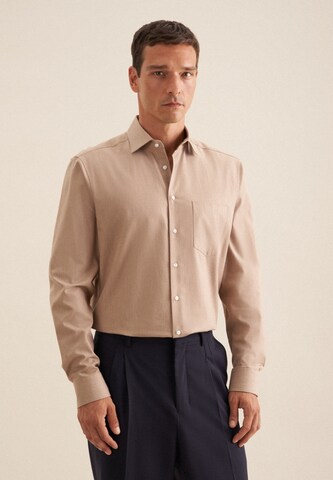 Coupe regular Chemise business SEIDENSTICKER en beige : devant