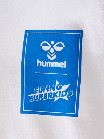 T-Shirt 'FLYING TRES ' Hummel en blanc