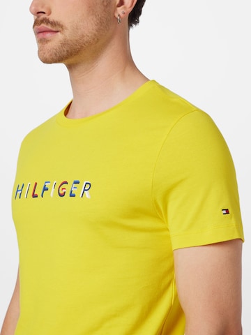 TOMMY HILFIGER Koszulka w kolorze żółty