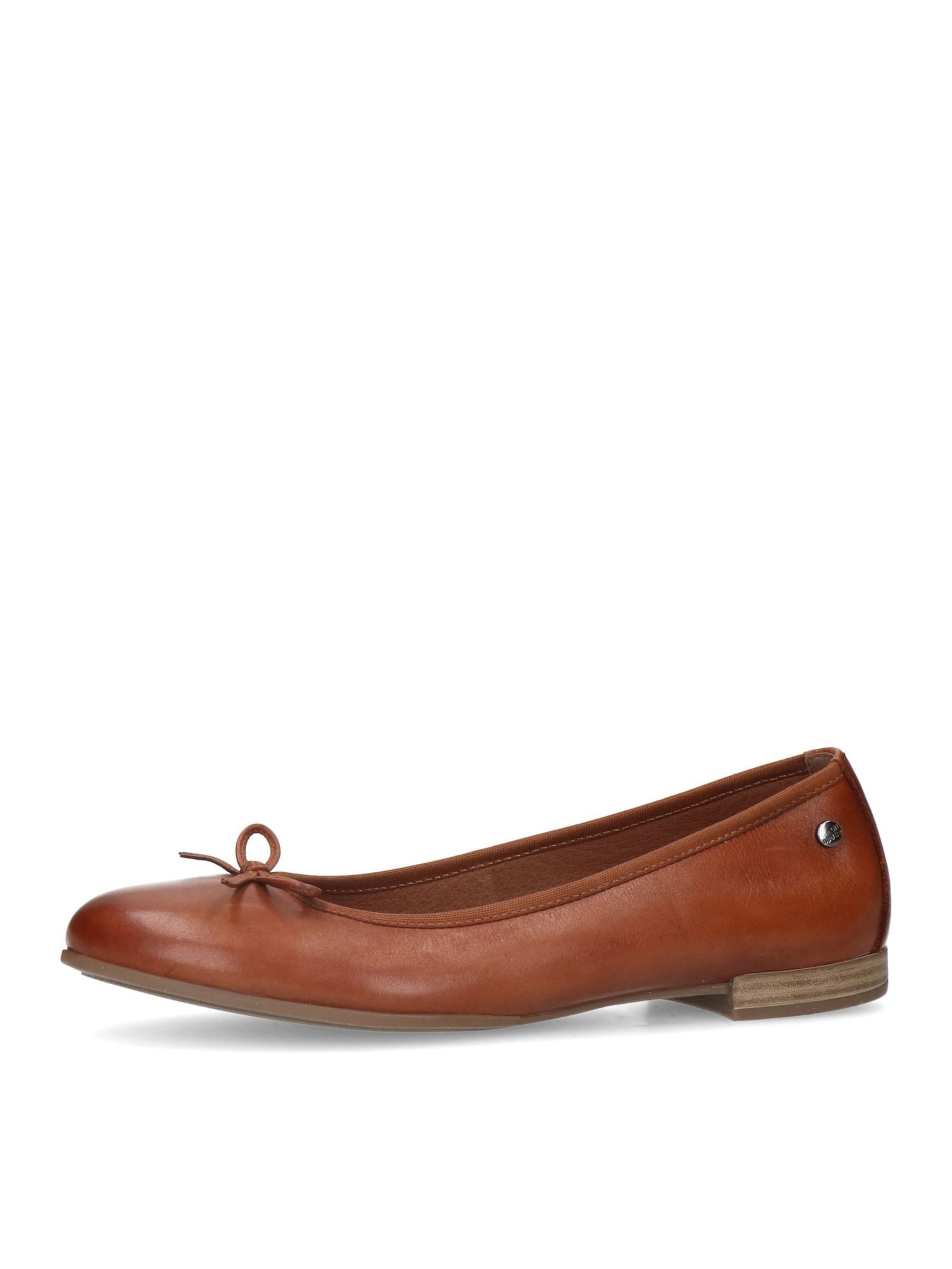 MANFIELD Ballet Flats in Brown: front