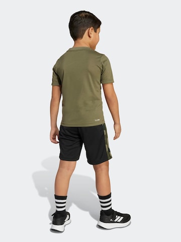 ADIDAS SPORTSWEAR - Fato de treino 'Train Essentials' em verde