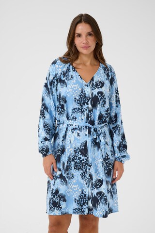 Robe KAFFE CURVE en bleu : devant