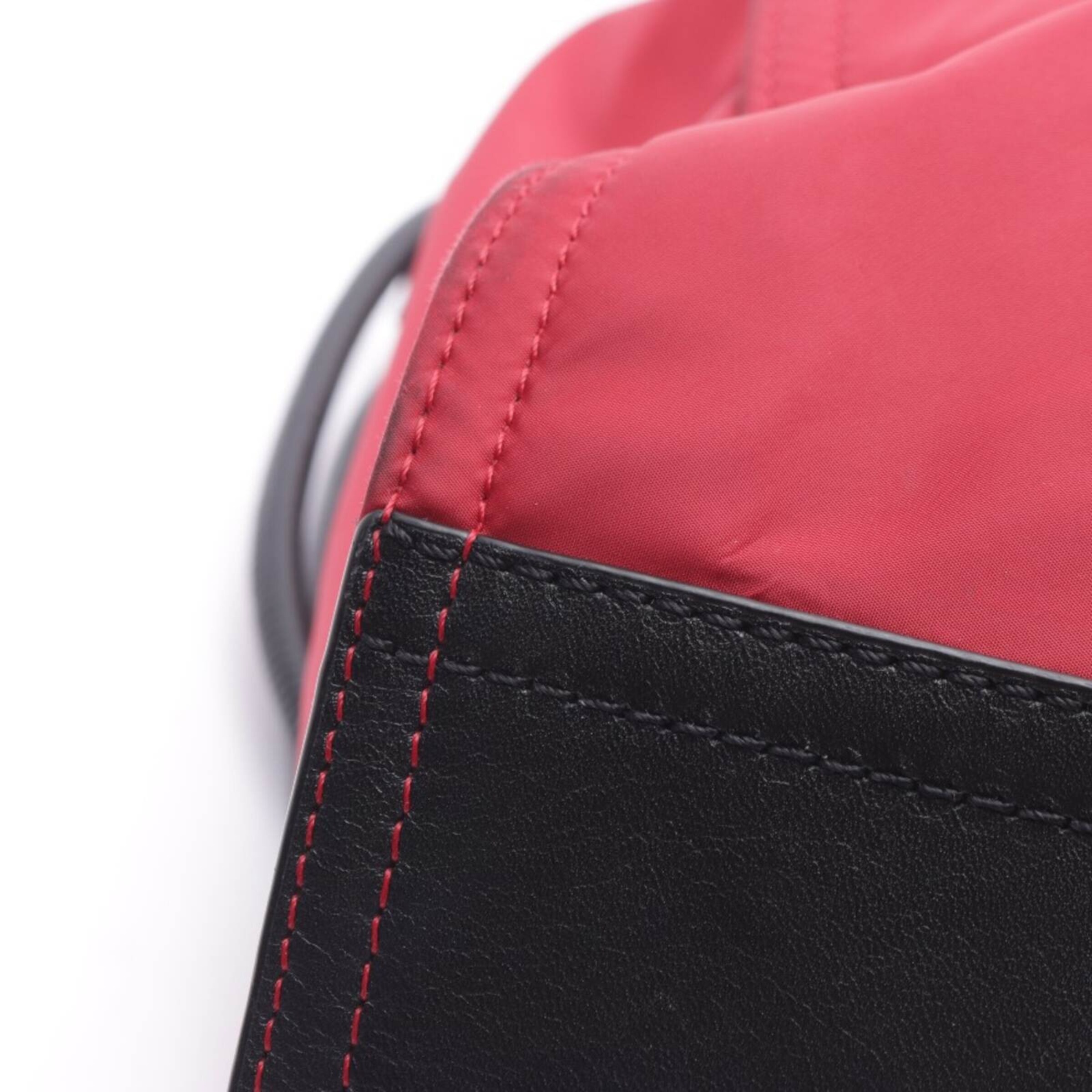 BURBERRY Bag in One size in Red