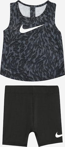 Nike Sportswear - Conjunto en negro: frente