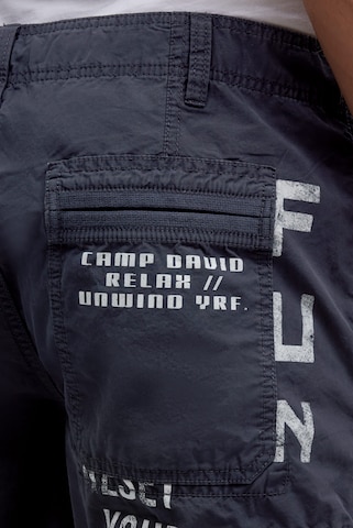 CAMP DAVID Regular Cargo Pants in Blue