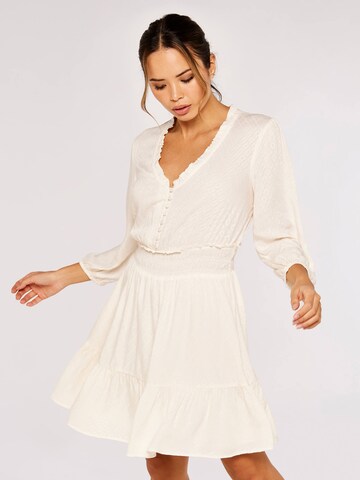 Robe Apricot en blanc : devant