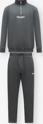 Jack & Jones Plus Strój do biegania 'JJVESTERBRO' w kolorze szary: przód