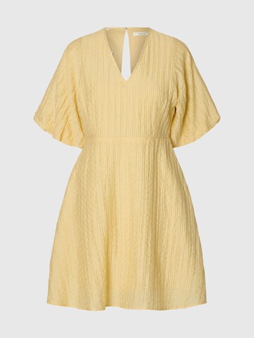 SELECTED - Vestido en amarillo: frente