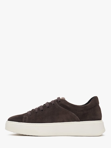 Estro Sneakers '09-2932' in Brown