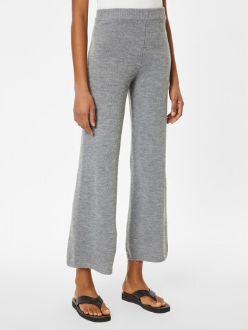 Dorothy Perkins Loose fit Pants in Grey: front