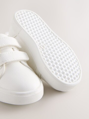 Sneaker di Next in bianco