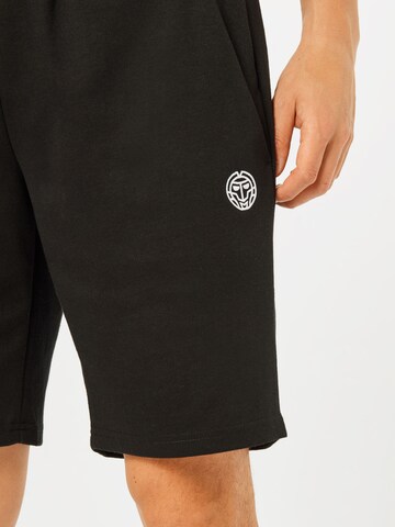 BIDI BADU Regular Shorts in Schwarz