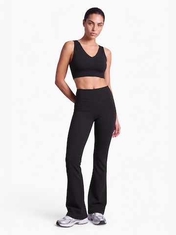 V!BE STUD!OS Bustier Urheilurintaliivit värissä musta