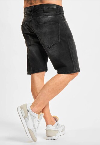 2Y Premium Regular Shorts in Schwarz