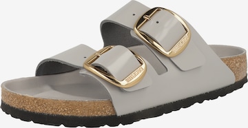 Zoccoletto 'Arizona Big Buckle' di BIRKENSTOCK in grigio: frontale