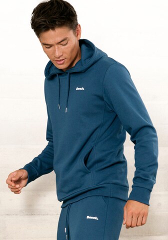 BENCH Sweatshirt in Green: front